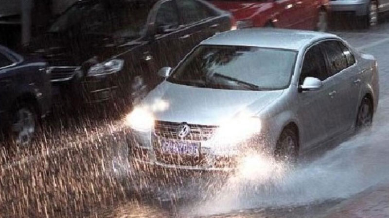 入梅最强降雨来袭！雷雨天开车千万别做这些事……